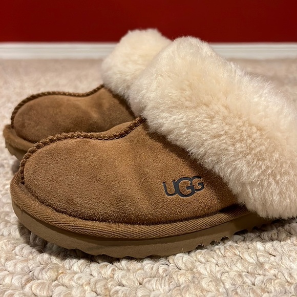 UGG Other - UGG Unisex-Child Cozy Ii Slipper